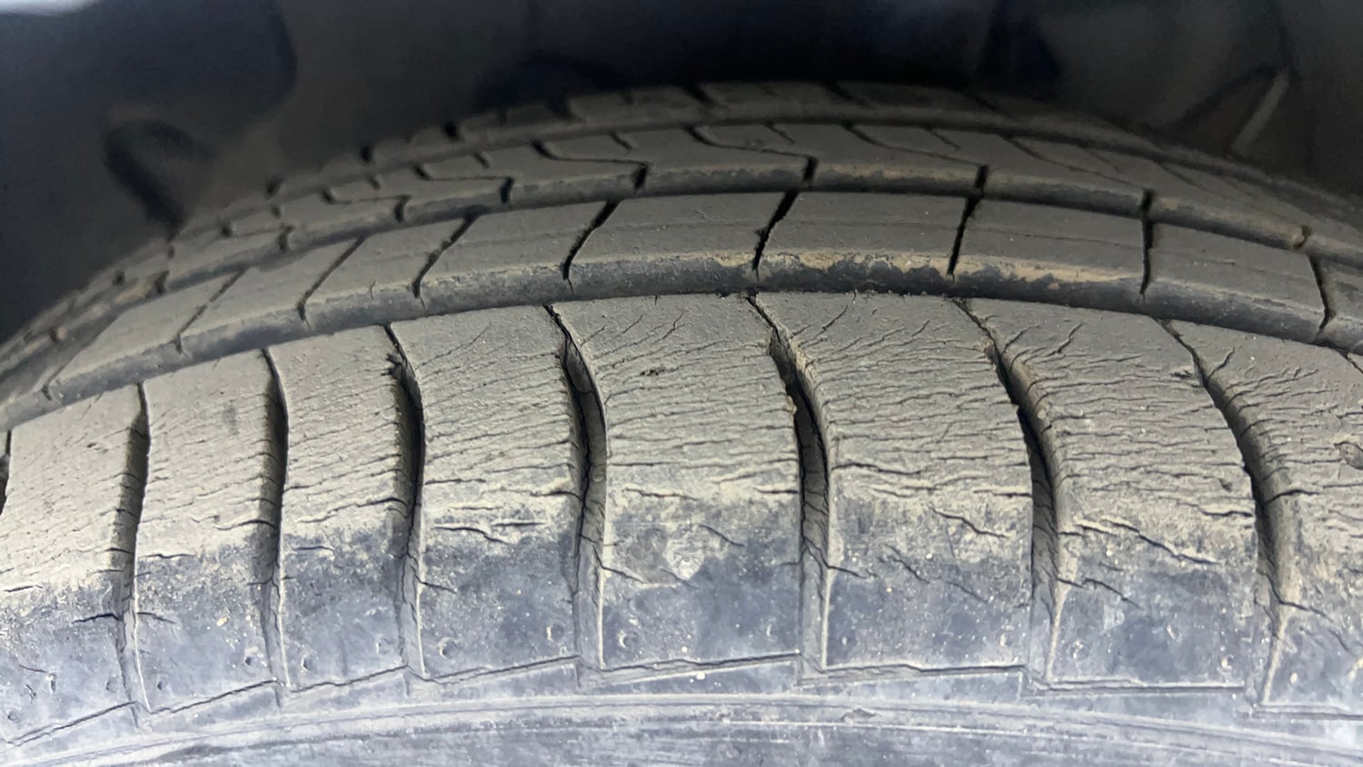 Used 2019 Hyundai Santro Sportz AMT Petrol Automatic tyres LEFT FRONT TYRE TREAD VIEW