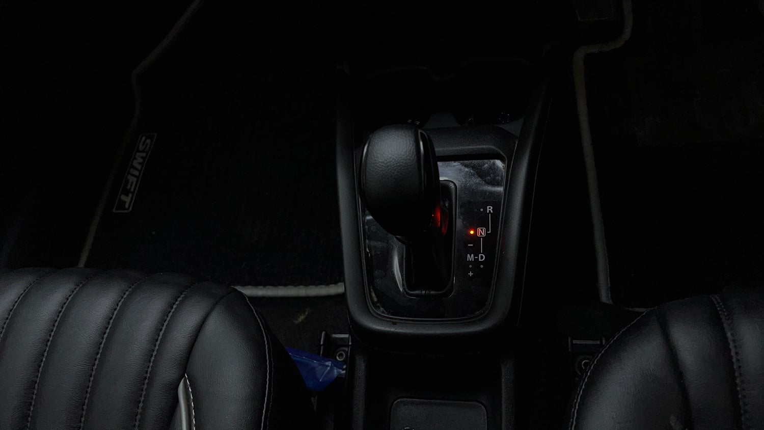 Used 2024 Maruti Suzuki Swift VXi (O) AMT Petrol Automatic interior GEAR  KNOB VIEW