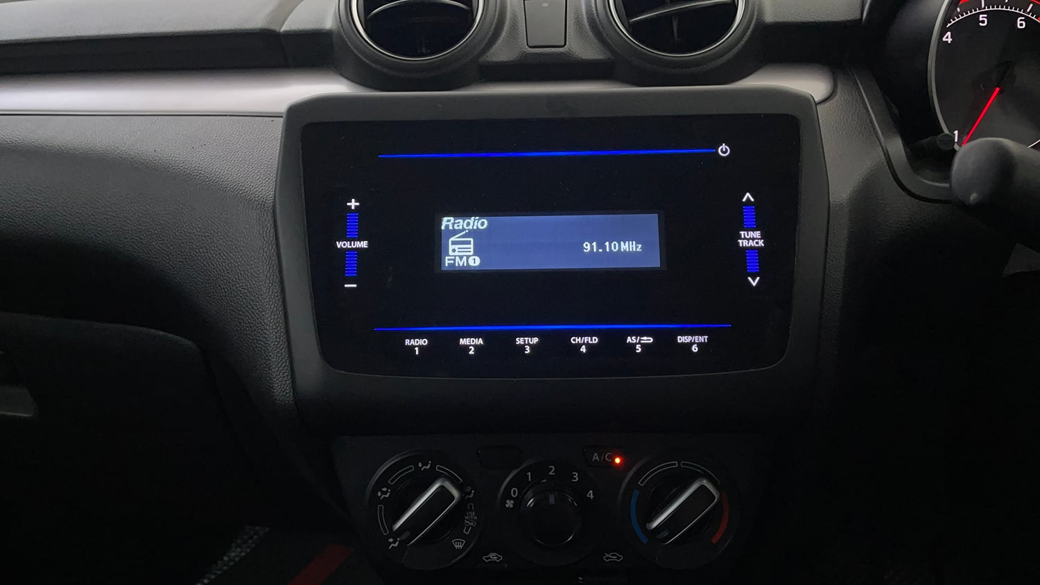 Used 2022 Maruti Suzuki Swift VXi AMT Petrol Automatic interior MUSIC SYSTEM & AC CONTROL VIEW