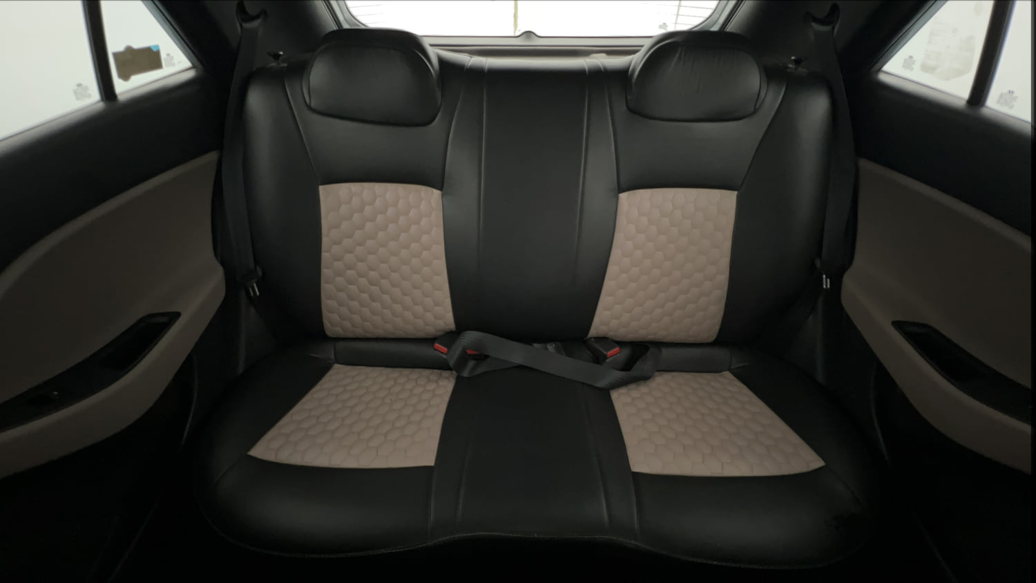 Used 2019 Hyundai Elite i20 Sportz Plus 1.2 Petrol Manual interior REAR SEAT CONDITION VIEW
