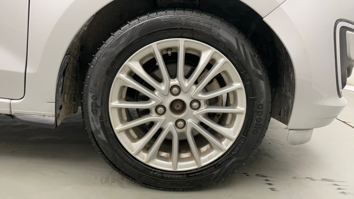 Used 2019 Ford Figo Aspire Titanium 1.2 Ti-VCT Petrol Manual tyres RIGHT FRONT TYRE RIM VIEW