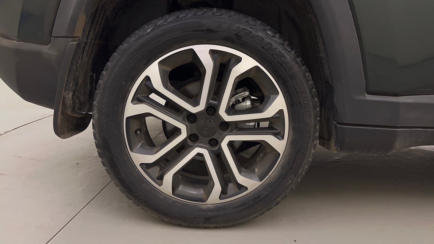Used 2023 Jeep Compass Limited (O) 2.0 Diesel Diesel Manual tyres RIGHT REAR TYRE RIM VIEW