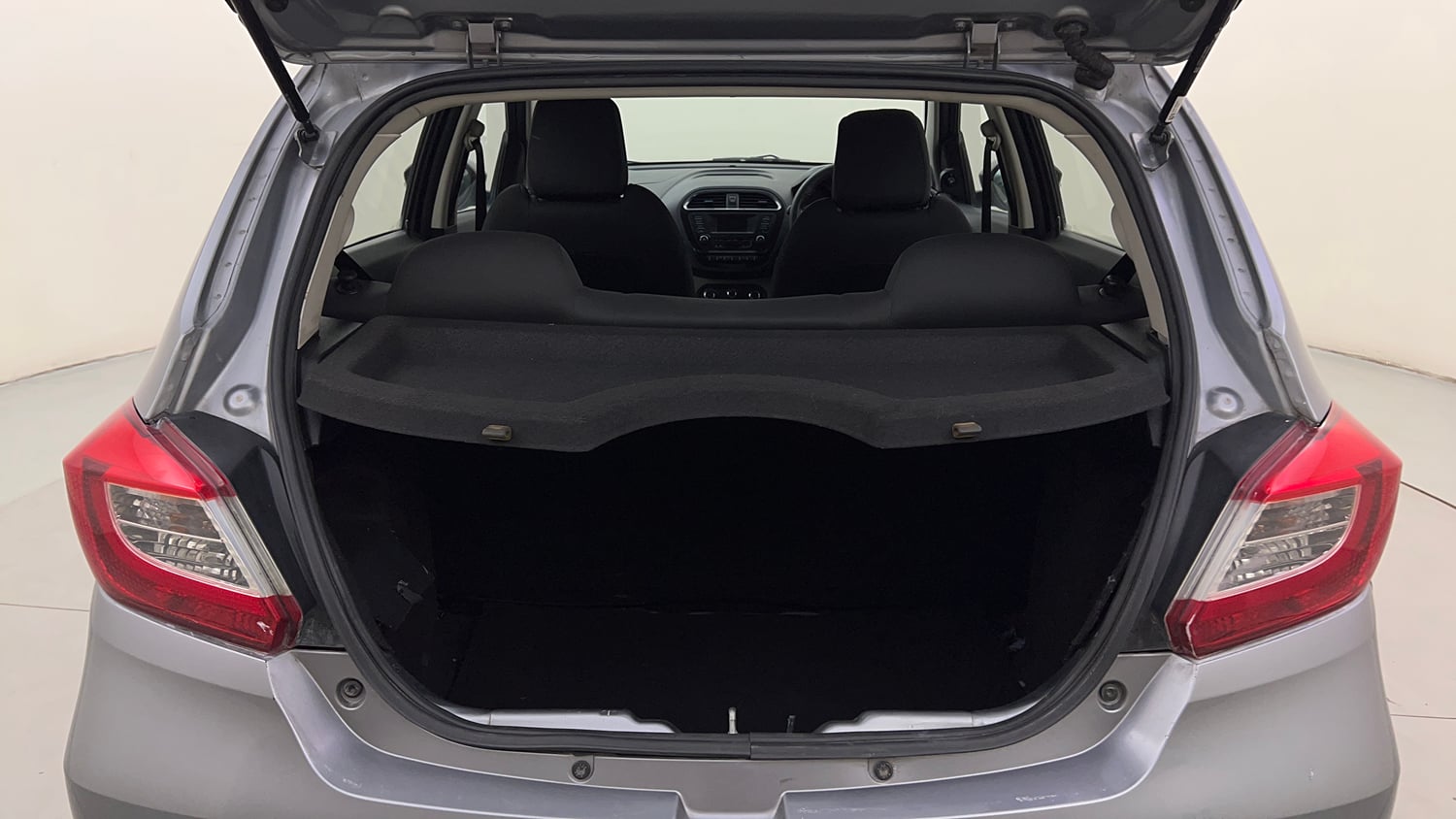 Used 2018 Tata Tiago Revotron XZ w/o Alloy Petrol Manual interior DICKY INSIDE VIEW