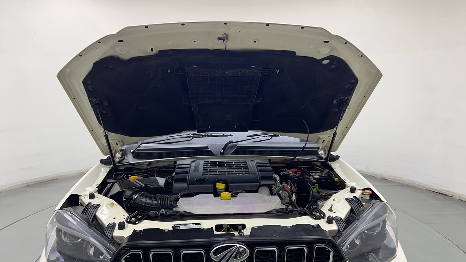 Used 2022 Mahindra Scorpio S5 Diesel Manual engine ENGINE & BONNET OPEN FRONT VIEW