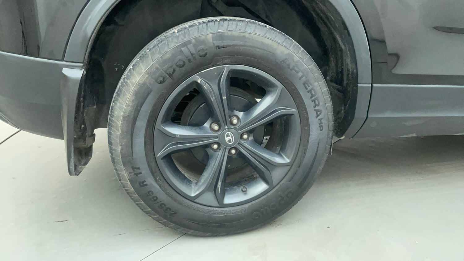 Used 2021 Tata Harrier XT Plus Dark Edition Diesel Manual tyres RIGHT REAR TYRE RIM VIEW