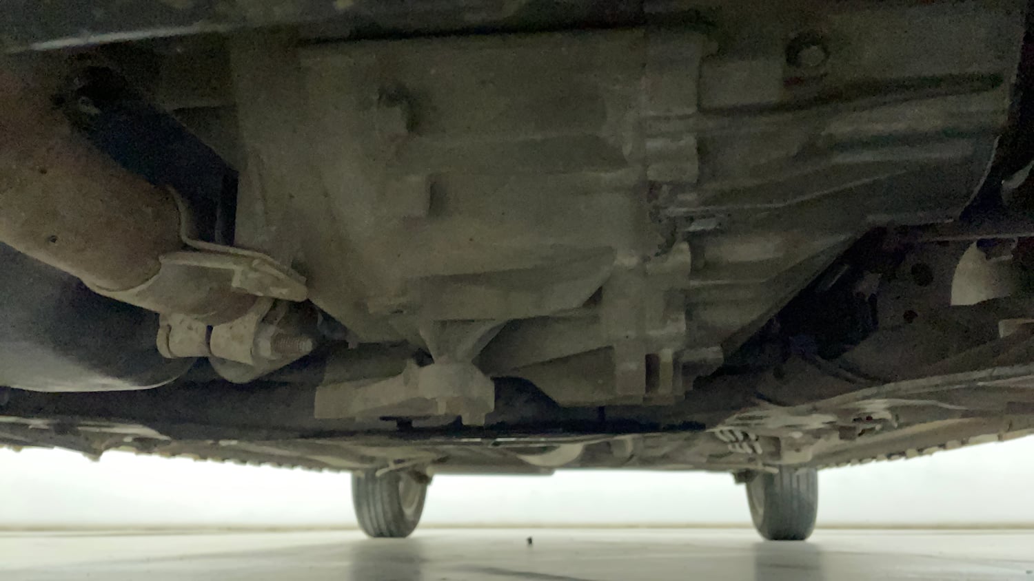 Used 2017 Maruti Suzuki Ignis Zeta 1.3 AMT Diesel Diesel Automatic extra FRONT LEFT UNDERBODY VIEW