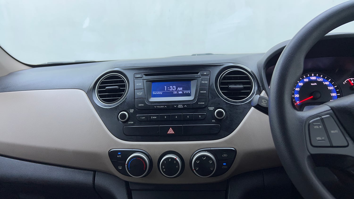 Used 2015 Hyundai Xcent S 1.2 (O) Petrol Manual interior MUSIC SYSTEM & AC CONTROL VIEW