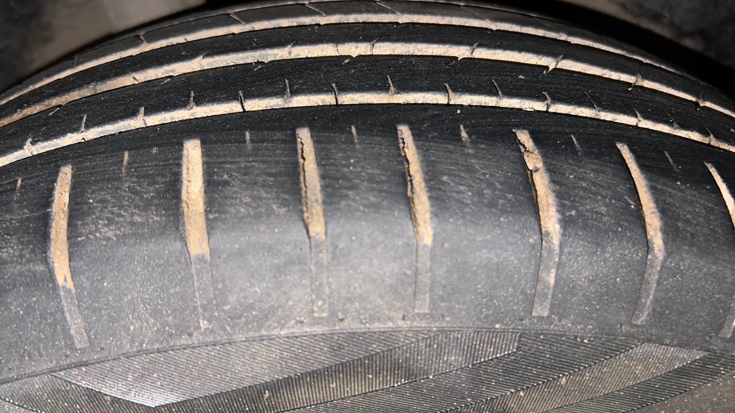 Used 2014 Honda City SV Diesel Diesel Manual tyres RIGHT REAR TYRE TREAD VIEW