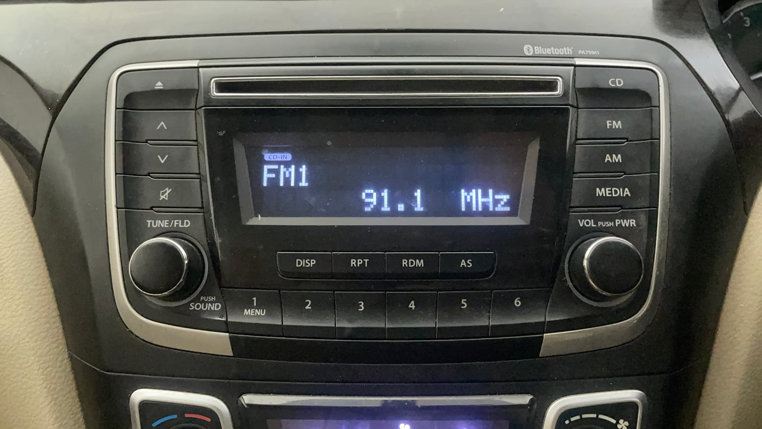 Used 2018 Maruti Suzuki Ciaz Delta 1.4 AT Petrol Automatic top_features Integrated (in-dash) music system