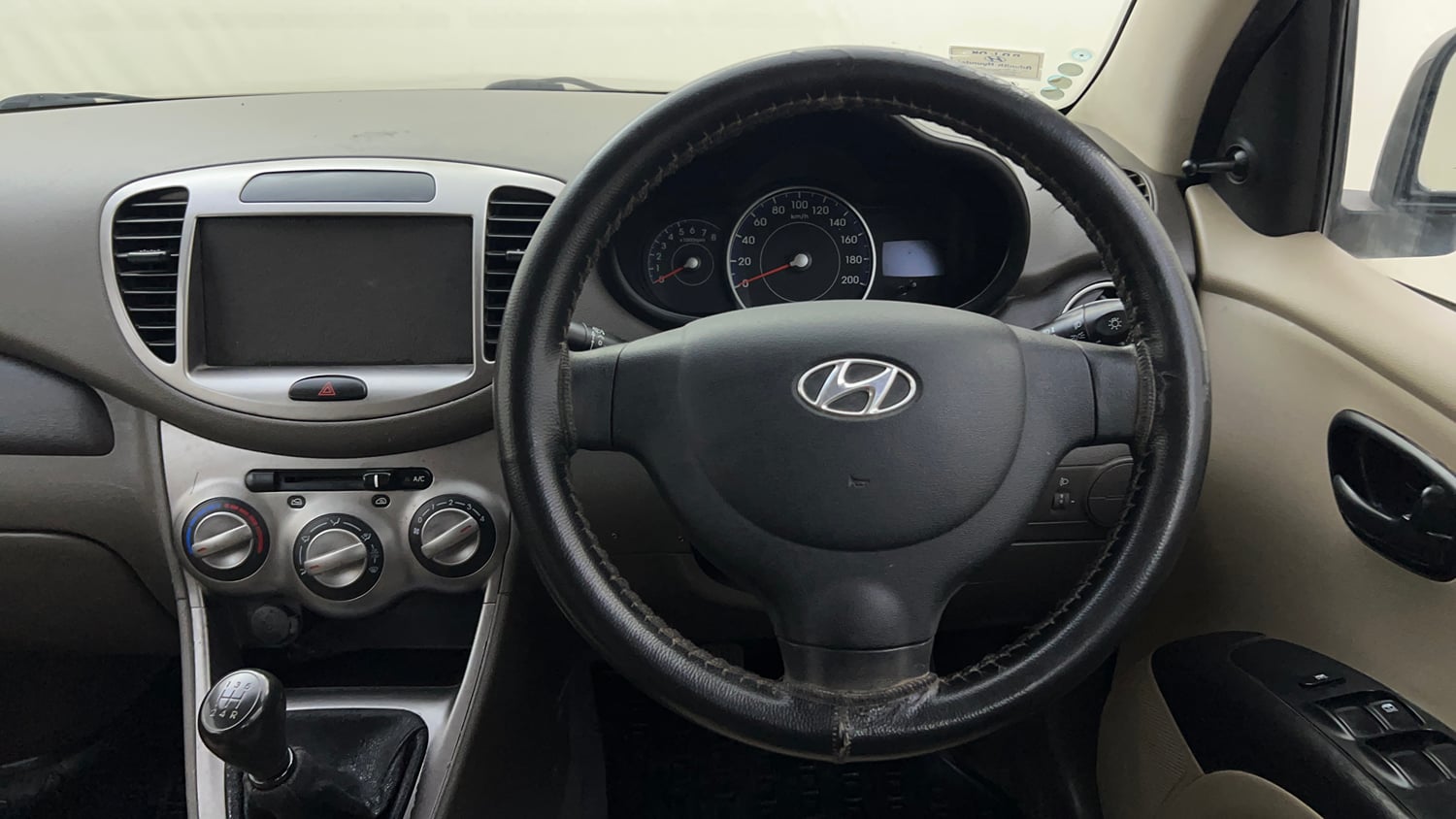 Used 2015 Hyundai i10 Magna 1.1 iRDE2 Petrol Manual interior STEERING VIEW