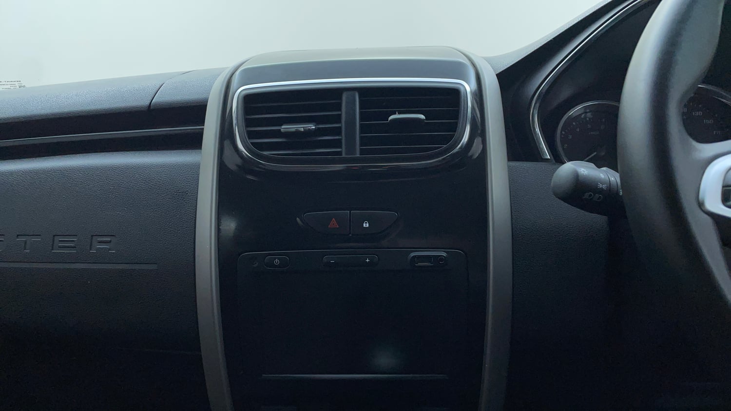 Used 2021 Renault Duster RXZ 1.5 Petrol MT Petrol Manual top_features Touch screen infotainment system