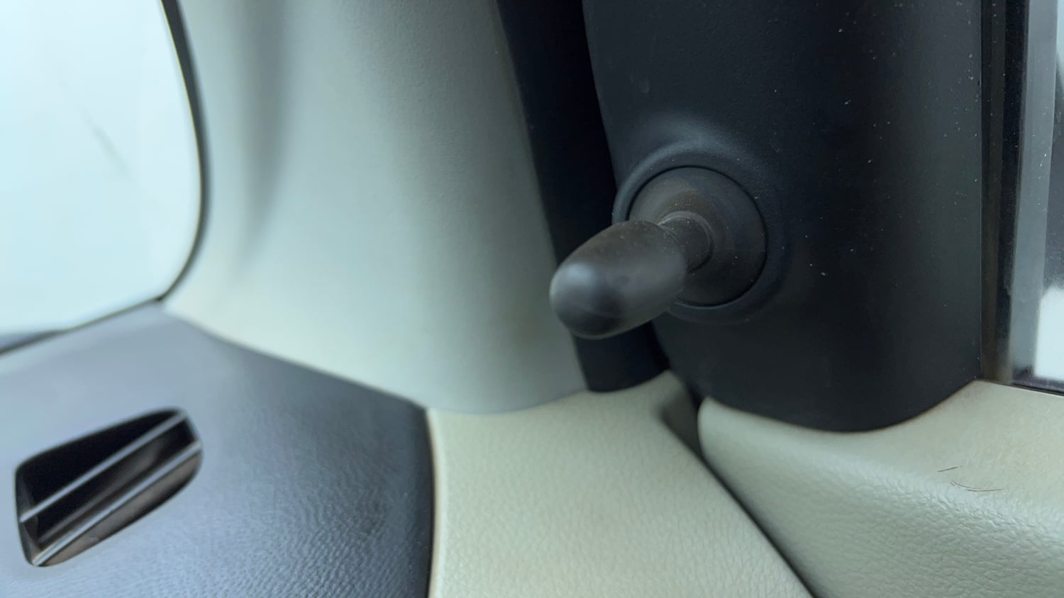 Used 2014 Maruti Suzuki Celerio VXi Petrol Manual top_features Adjustable ORVM