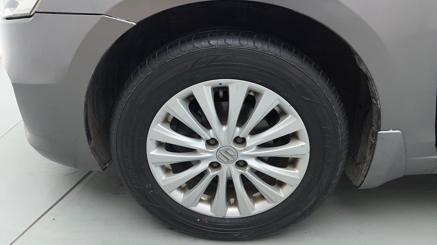 Used 2017 Maruti Suzuki Ciaz Zeta 1.4 MT Petrol Manual tyres LEFT FRONT TYRE RIM VIEW
