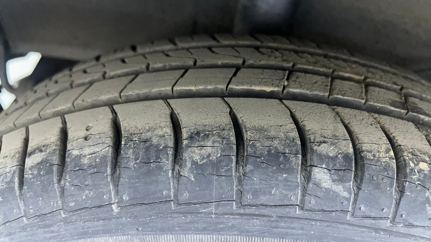 Used 2019 Hyundai Santro Sportz AMT Petrol Automatic tyres RIGHT REAR TYRE TREAD VIEW