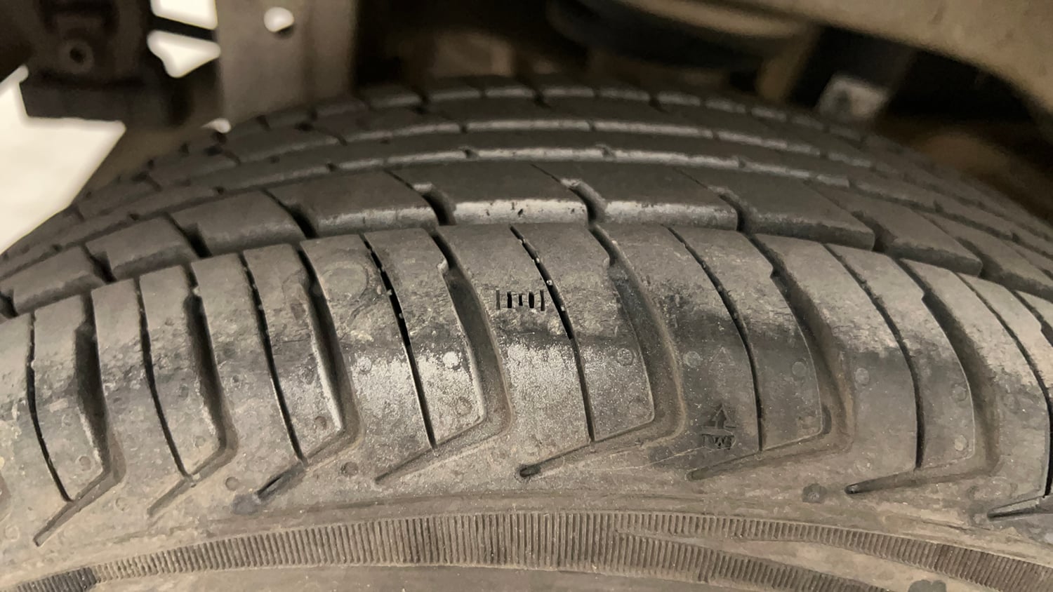 Used 2016 Maruti Suzuki Alto K10 VXi AMT Petrol Automatic tyres RIGHT REAR TYRE TREAD VIEW