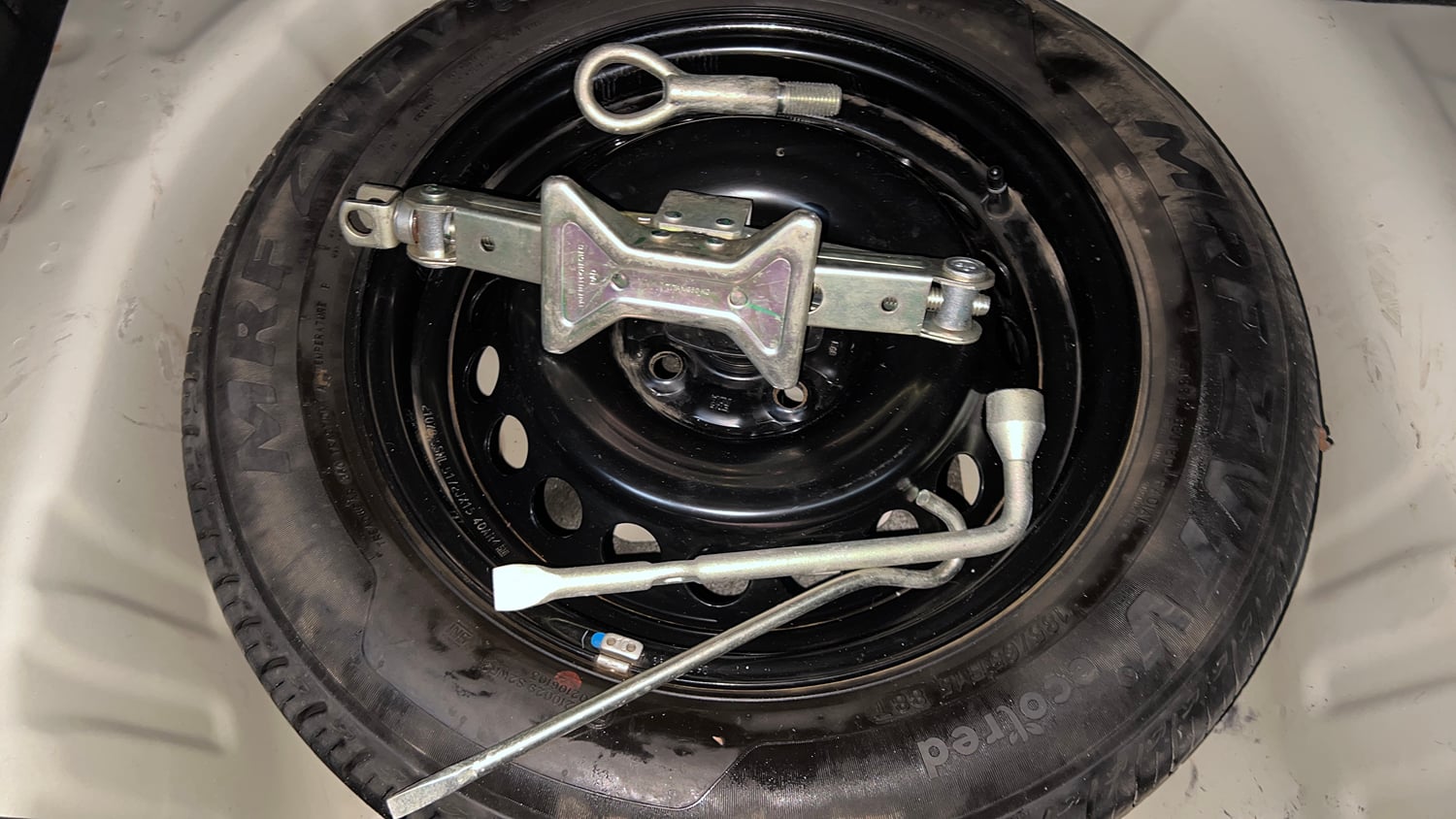 Used 2021 Maruti Suzuki Baleno Delta Petrol Manual tyres SPARE TYRE VIEW