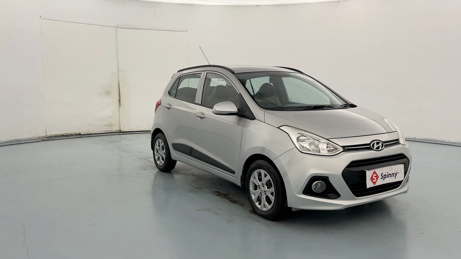 Used 2016 Hyundai Grand i10 Sportz 1.2 Kappa VTVT Petrol Manual exterior RIGHT FRONT CORNER VIEW