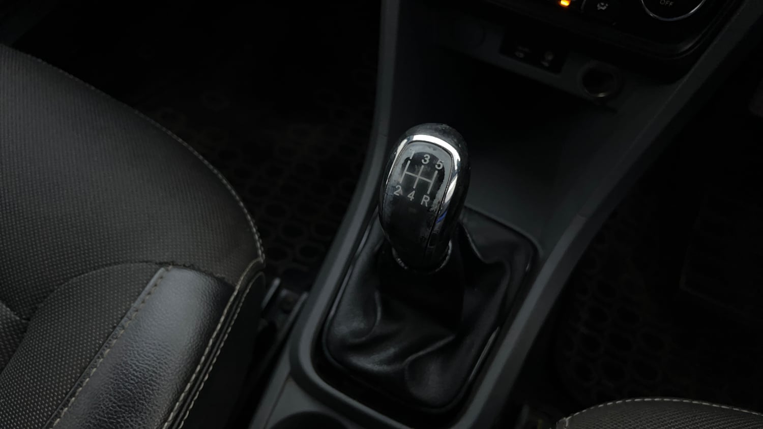 Used 2019 Tata Tigor Revotron XZ+ Petrol Manual interior GEAR  KNOB VIEW