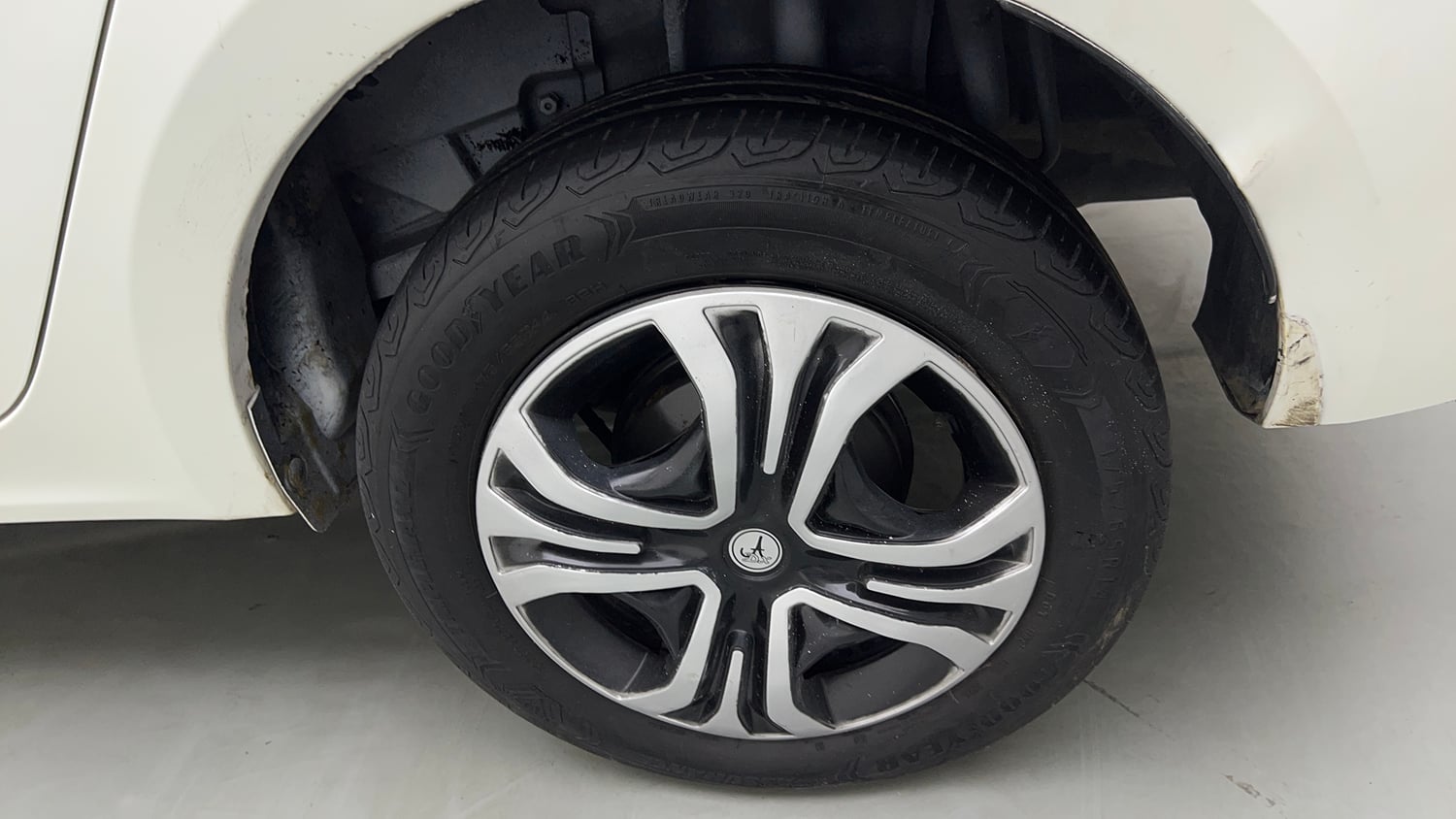 Used 2024 Tata Tigor XZ Plus CNG Cng Manual tyres LEFT REAR TYRE RIM VIEW