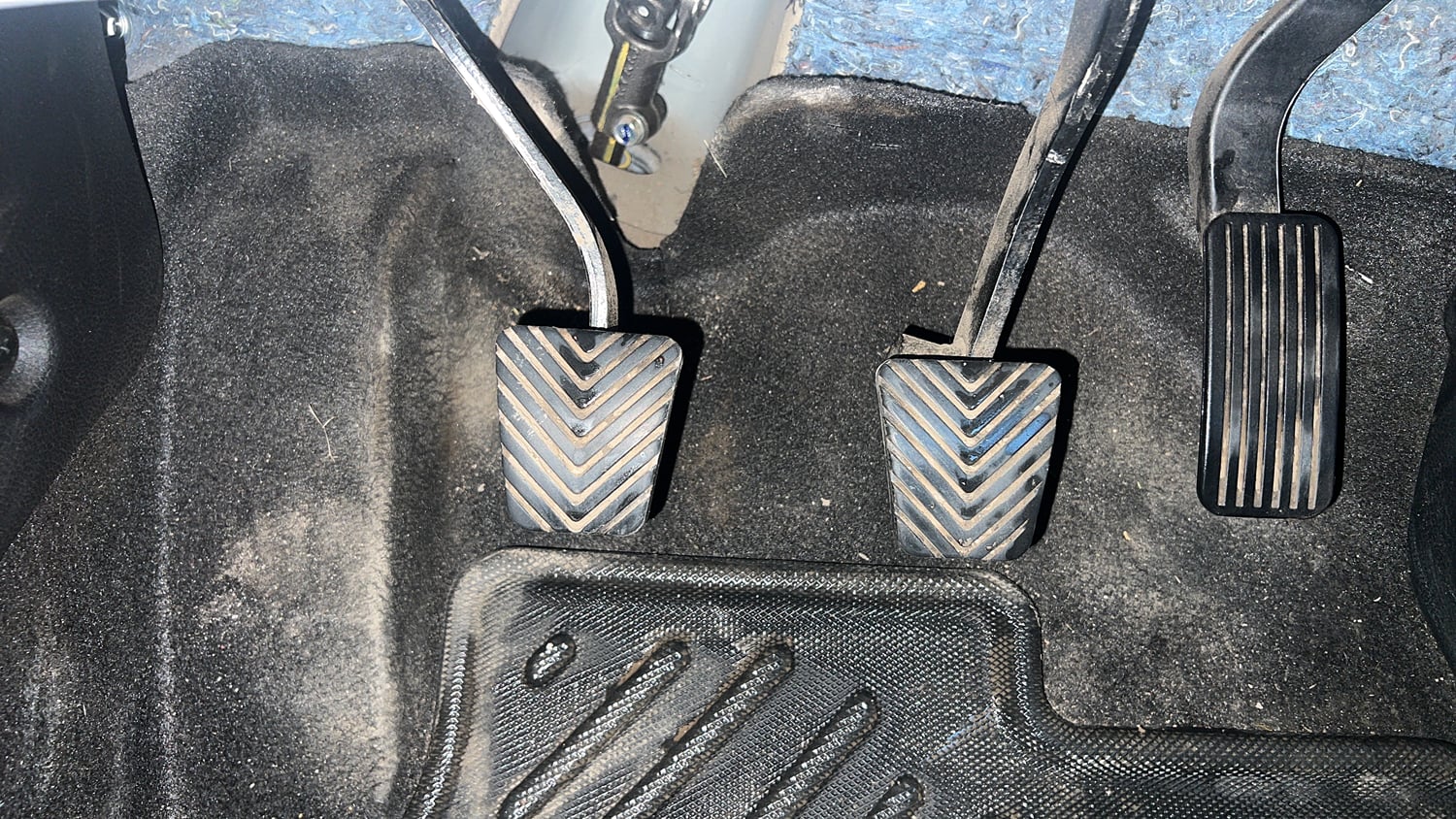 Used 2022 Kia Carens Prestige Plus 1.4 Petrol MT 7 STR Petrol Manual interior PEDALS VIEW