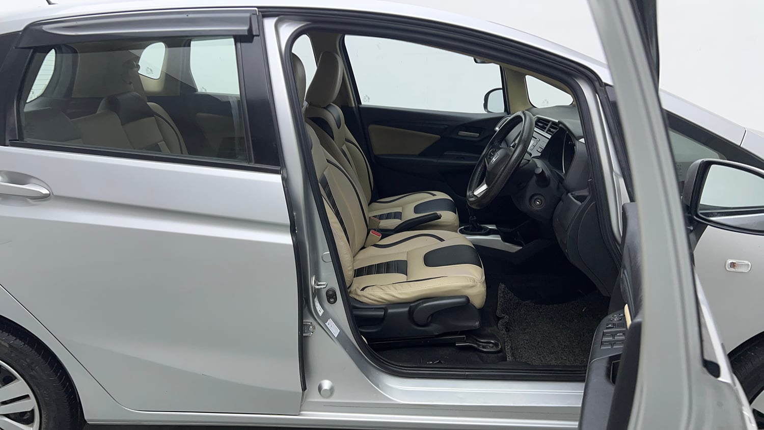 Used 2017 Honda Jazz SV Petrol Petrol Manual interior RIGHT SIDE FRONT DOOR CABIN VIEW