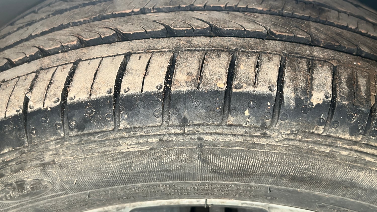 Used 2022 Maruti Suzuki Ciaz Alpha 1.5 Petrol Manual tyres RIGHT FRONT TYRE TREAD VIEW