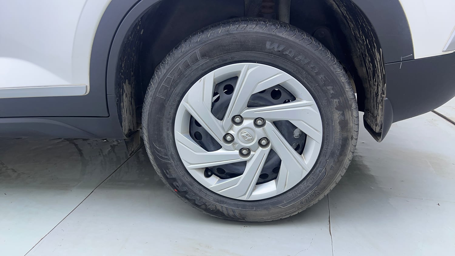 Used 2024 Hyundai Creta 1.5 MPi Petrol MT E Petrol Manual tyres LEFT REAR TYRE RIM VIEW