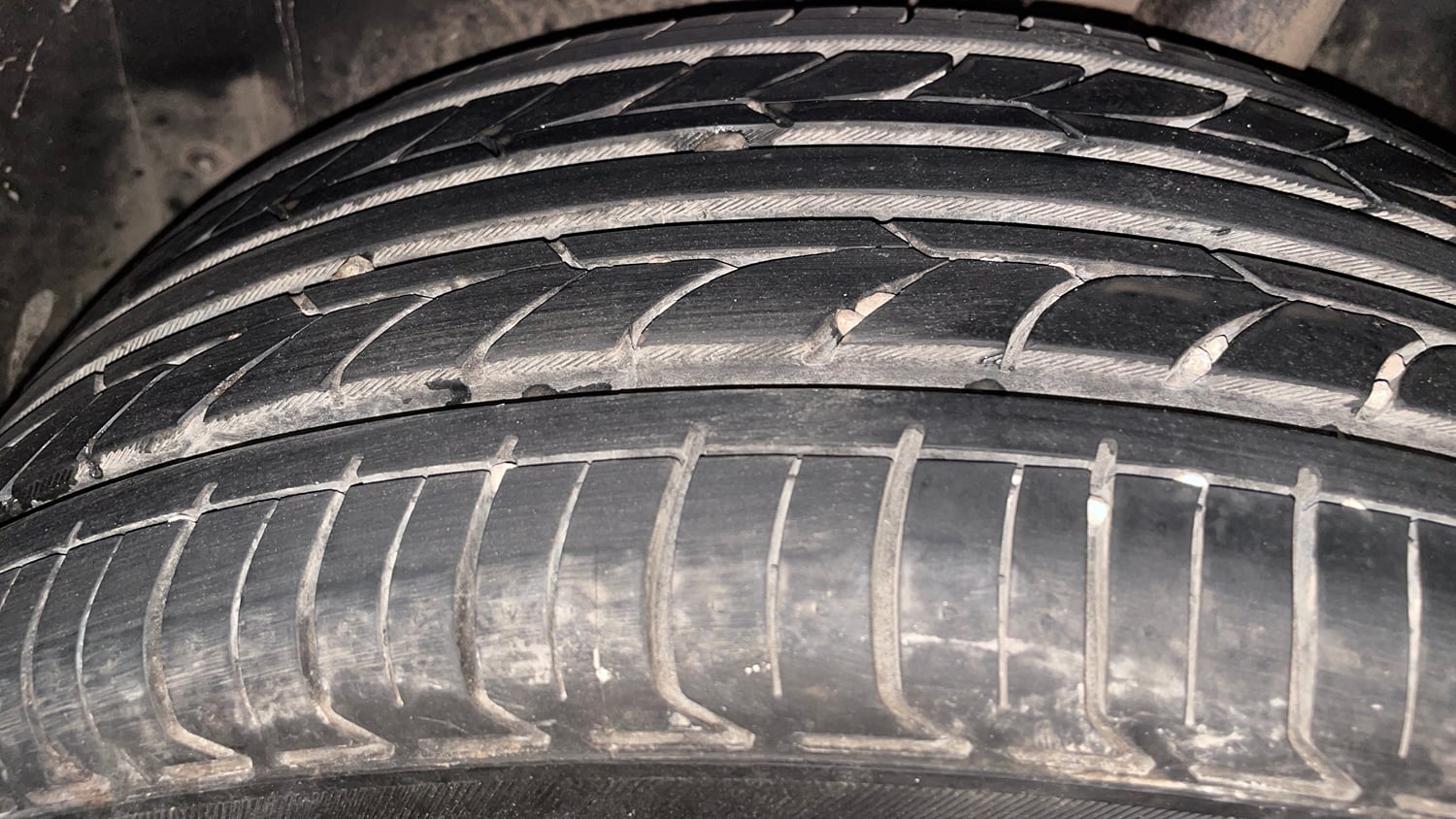 Used 2018 Volkswagen Ameo Highline 1.5L AT Diesel Automatic tyres LEFT REAR TYRE TREAD VIEW