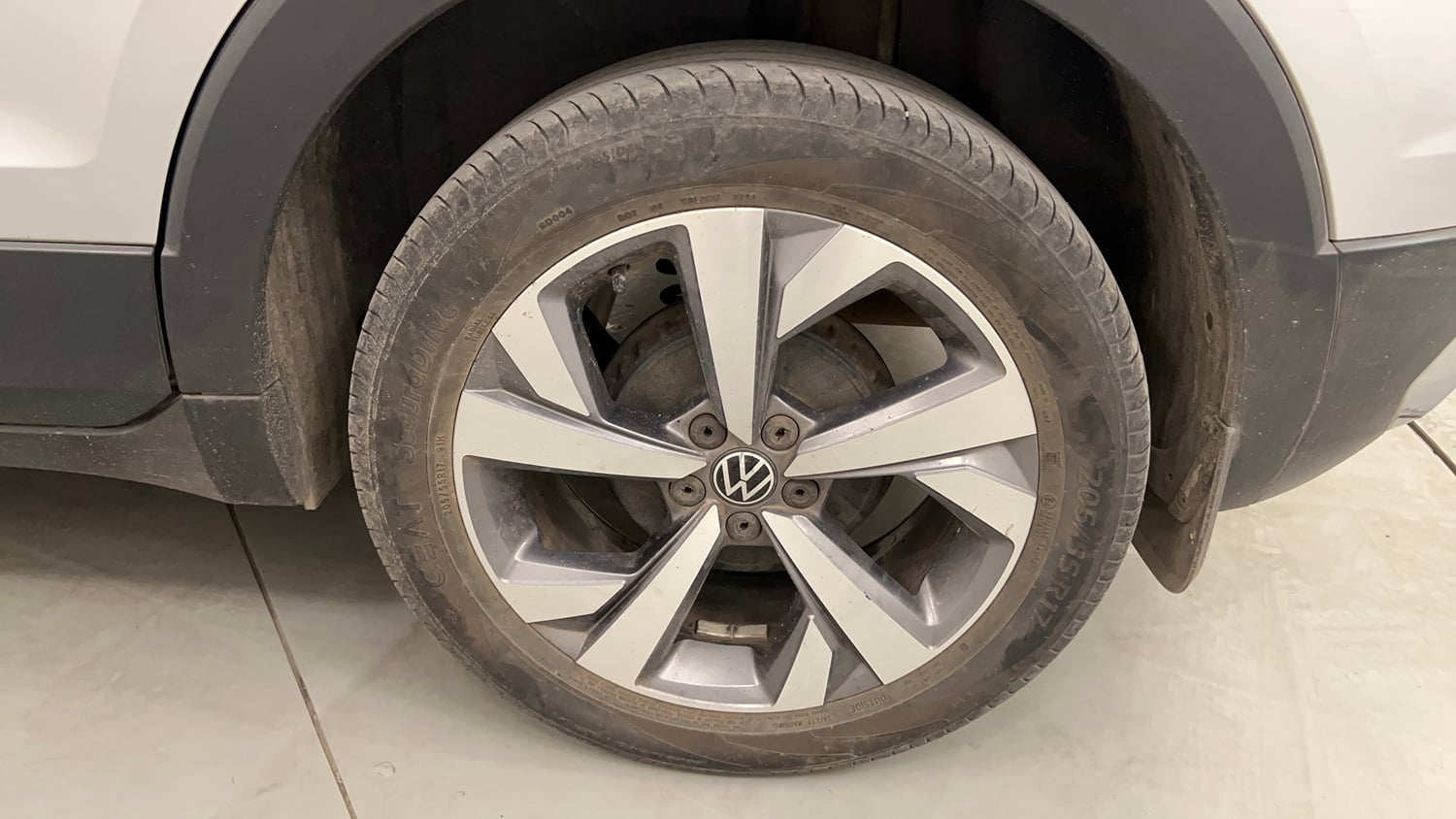 Used 2024 Volkswagen Taigun Topline 1.0 TSI AT Petrol Automatic tyres LEFT REAR TYRE RIM VIEW