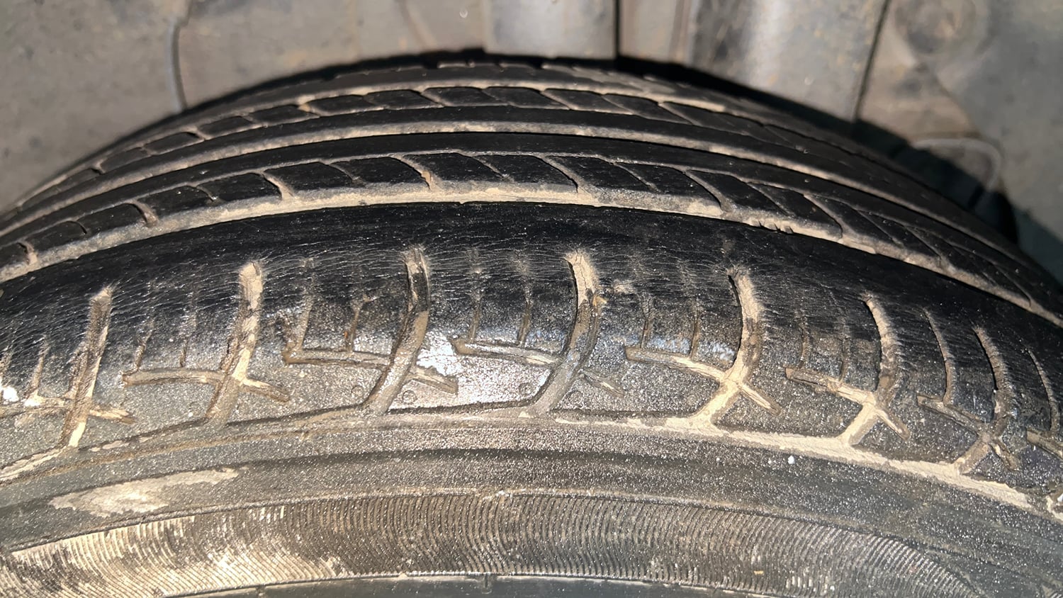 Used 2018 Hyundai Elite i20 Asta 1.2 AT Petrol Automatic tyres LEFT REAR TYRE TREAD VIEW