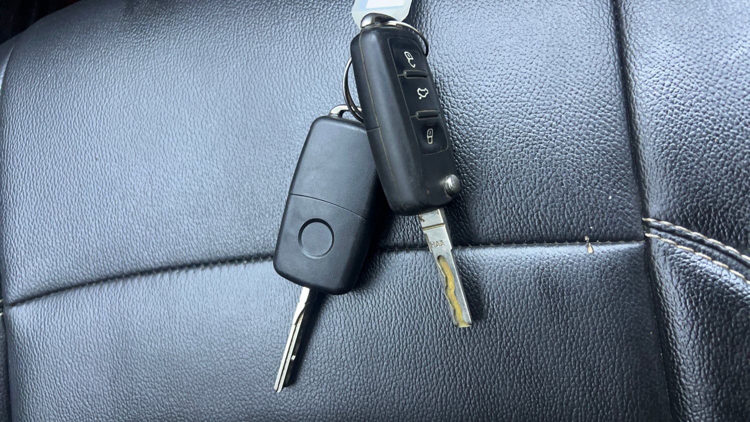 Used 2015 Volkswagen Polo Highline1.2L (P) Petrol Manual extra CAR KEY VIEW