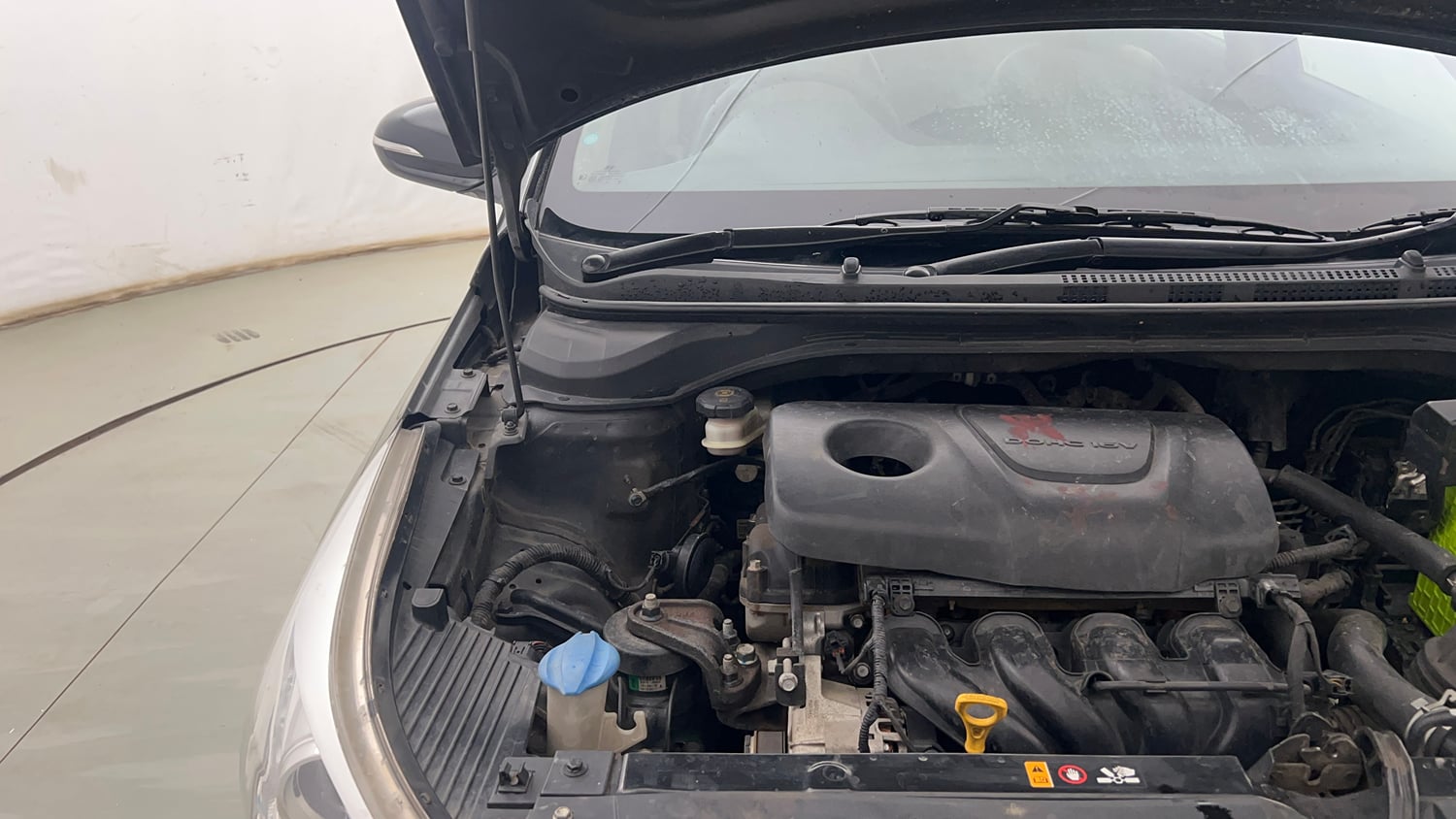 Used 2019 Hyundai Verna SX 1.6 VTVT Petrol Manual engine ENGINE RIGHT SIDE HINGE & APRON VIEW