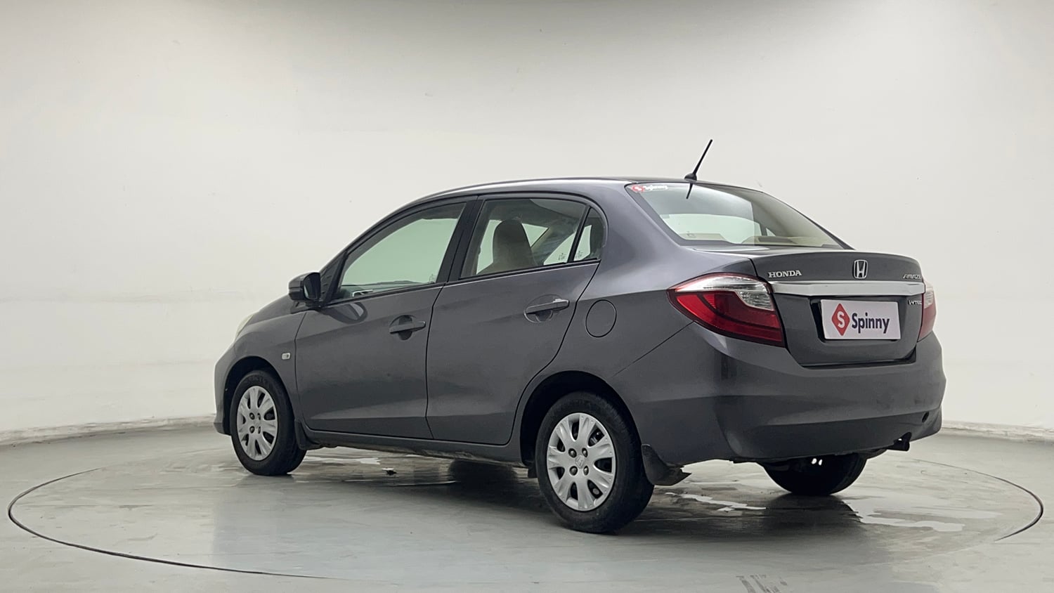 Used 2017 Honda Amaze 1.2 S i-VTEC Petrol Manual exterior LEFT REAR CORNER VIEW