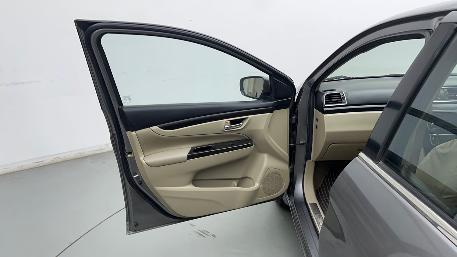 Used 2017 Maruti Suzuki Ciaz Zeta 1.4 MT Petrol Manual interior LEFT FRONT DOOR OPEN VIEW
