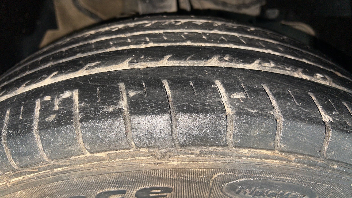 Used 2020 Tata Nexon XZ Petrol Manual tyres RIGHT FRONT TYRE TREAD VIEW
