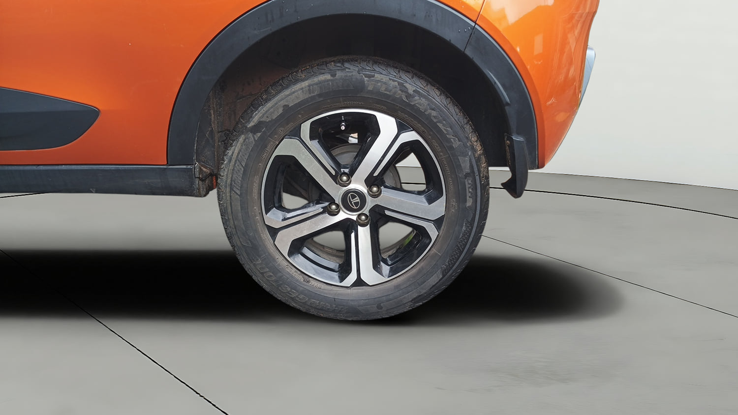 Used 2018 Tata Nexon XZ Plus Diesel Dual Tone Diesel Manual tyres LEFT REAR TYRE RIM VIEW