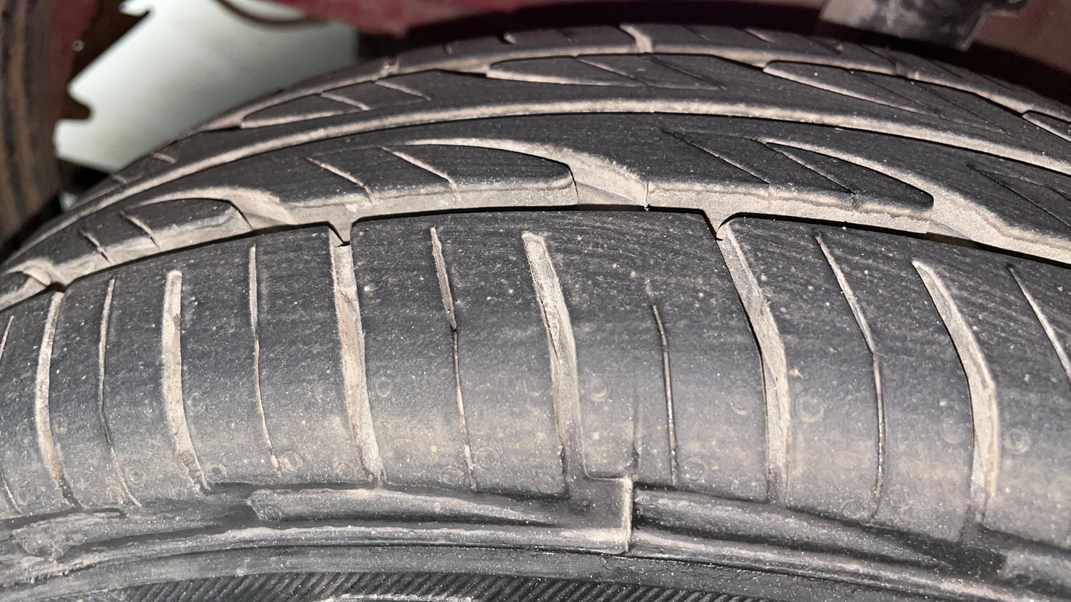 Used 2014 Hyundai Eon Era + Petrol Manual tyres LEFT FRONT TYRE TREAD VIEW