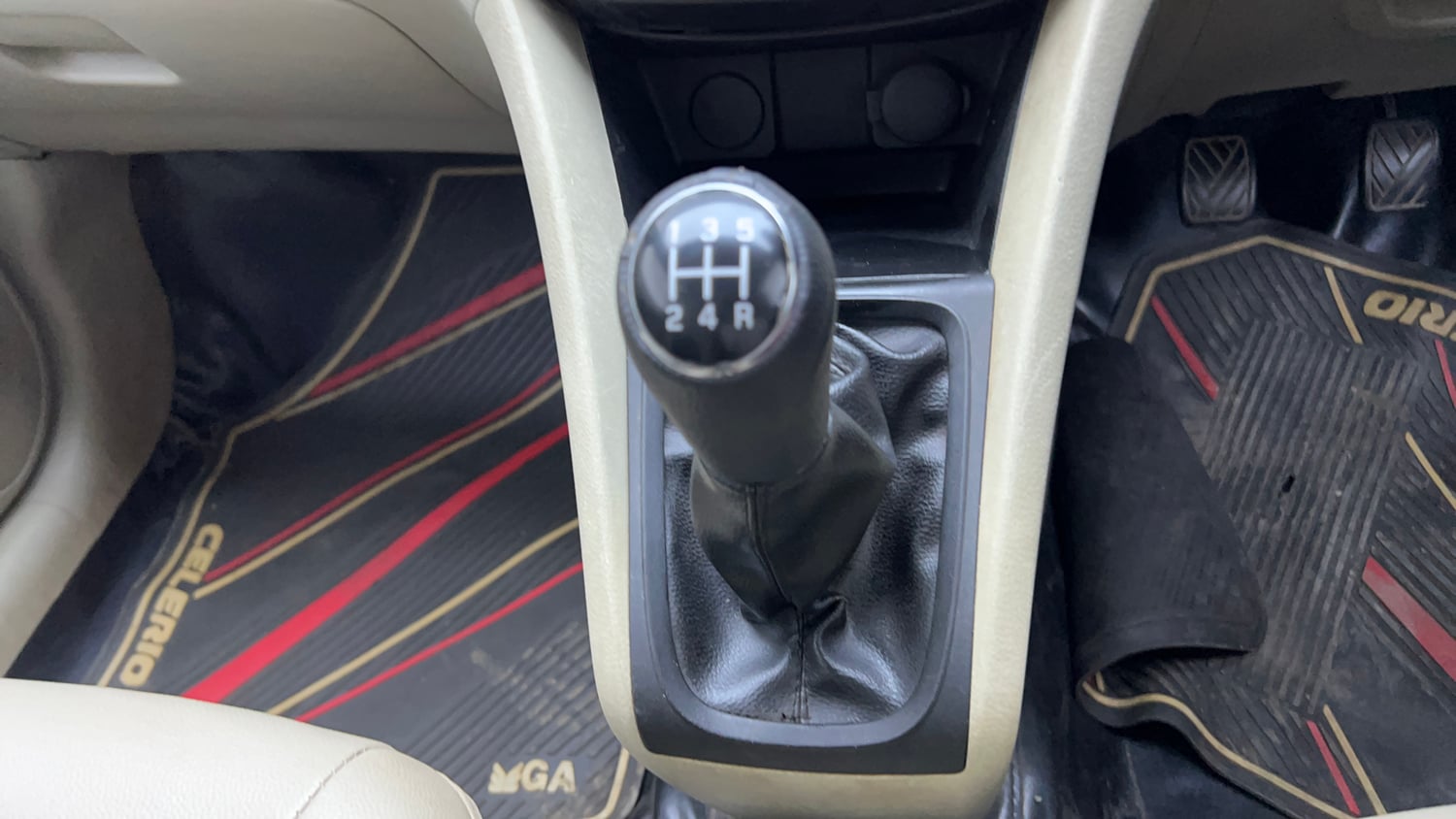 Used 2014 Maruti Suzuki Celerio VXi Petrol Manual interior GEAR  KNOB VIEW