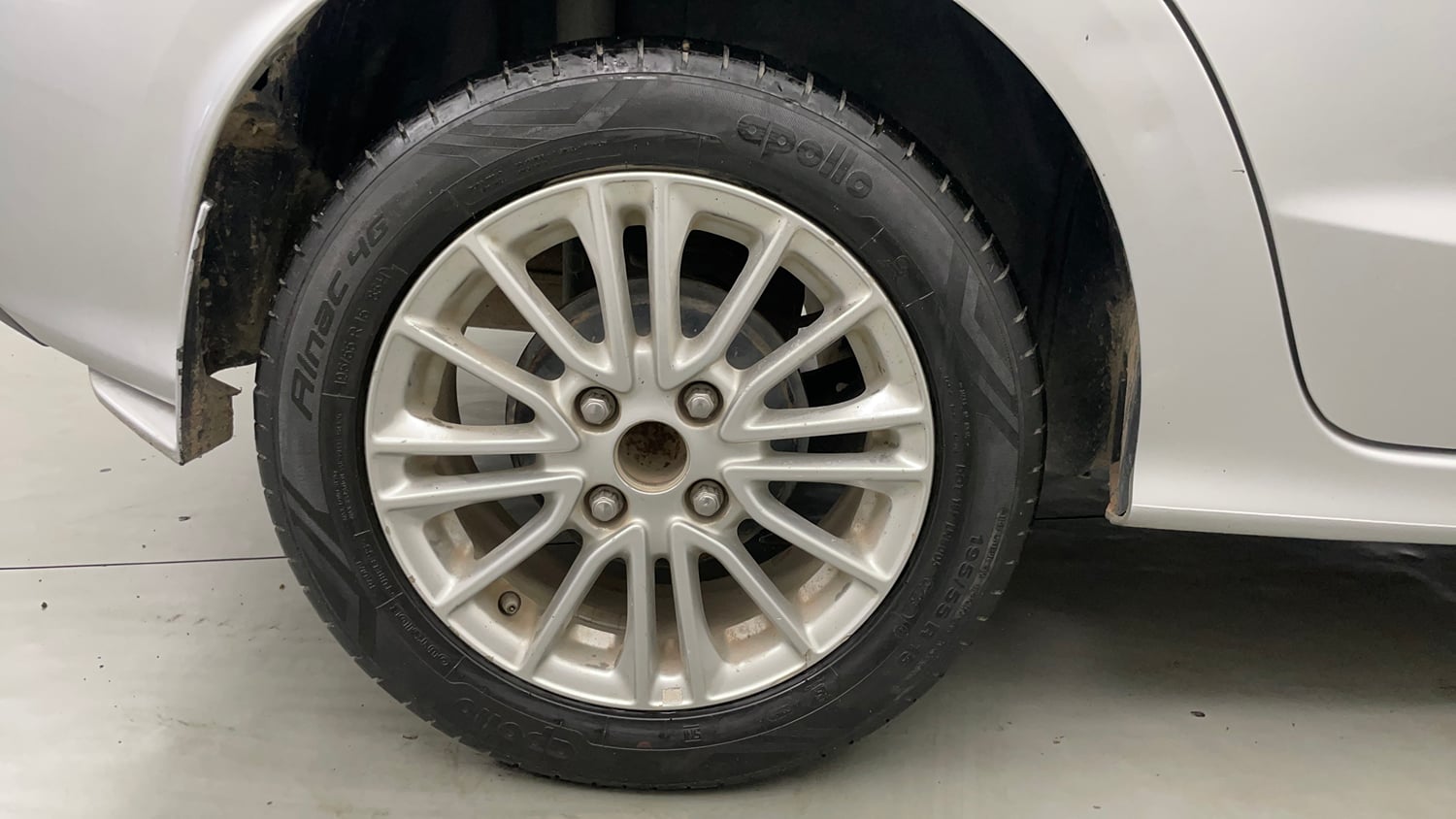 Used 2019 Ford Figo Aspire Titanium 1.2 Ti-VCT Petrol Manual tyres RIGHT REAR TYRE RIM VIEW