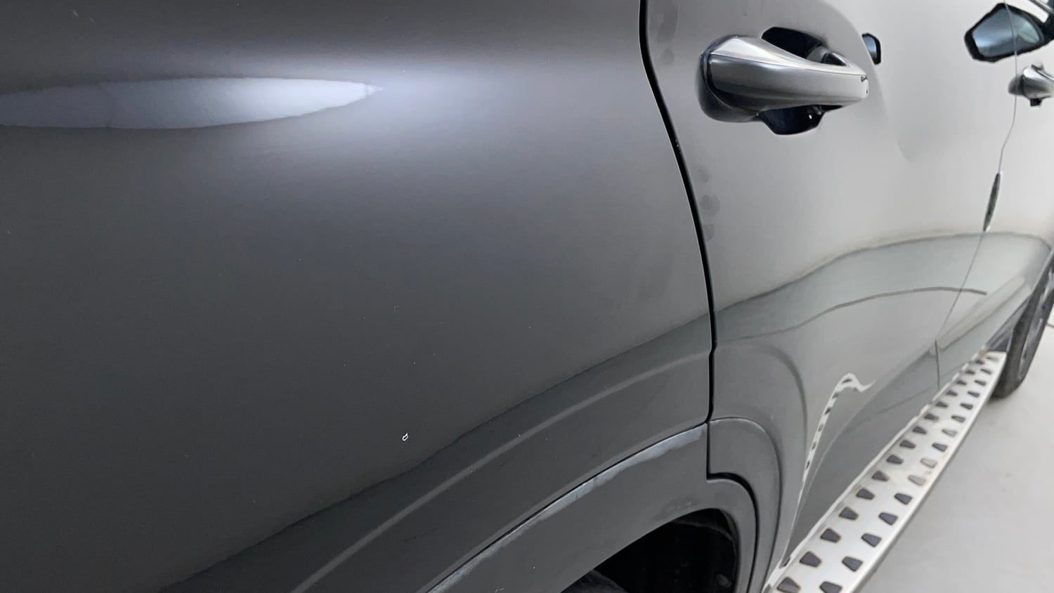 Used 2023 Hyundai Alcazar Signature (O) 6 STR 1.5 Petrol DCT Petrol Automatic dents MINOR SCRATCH