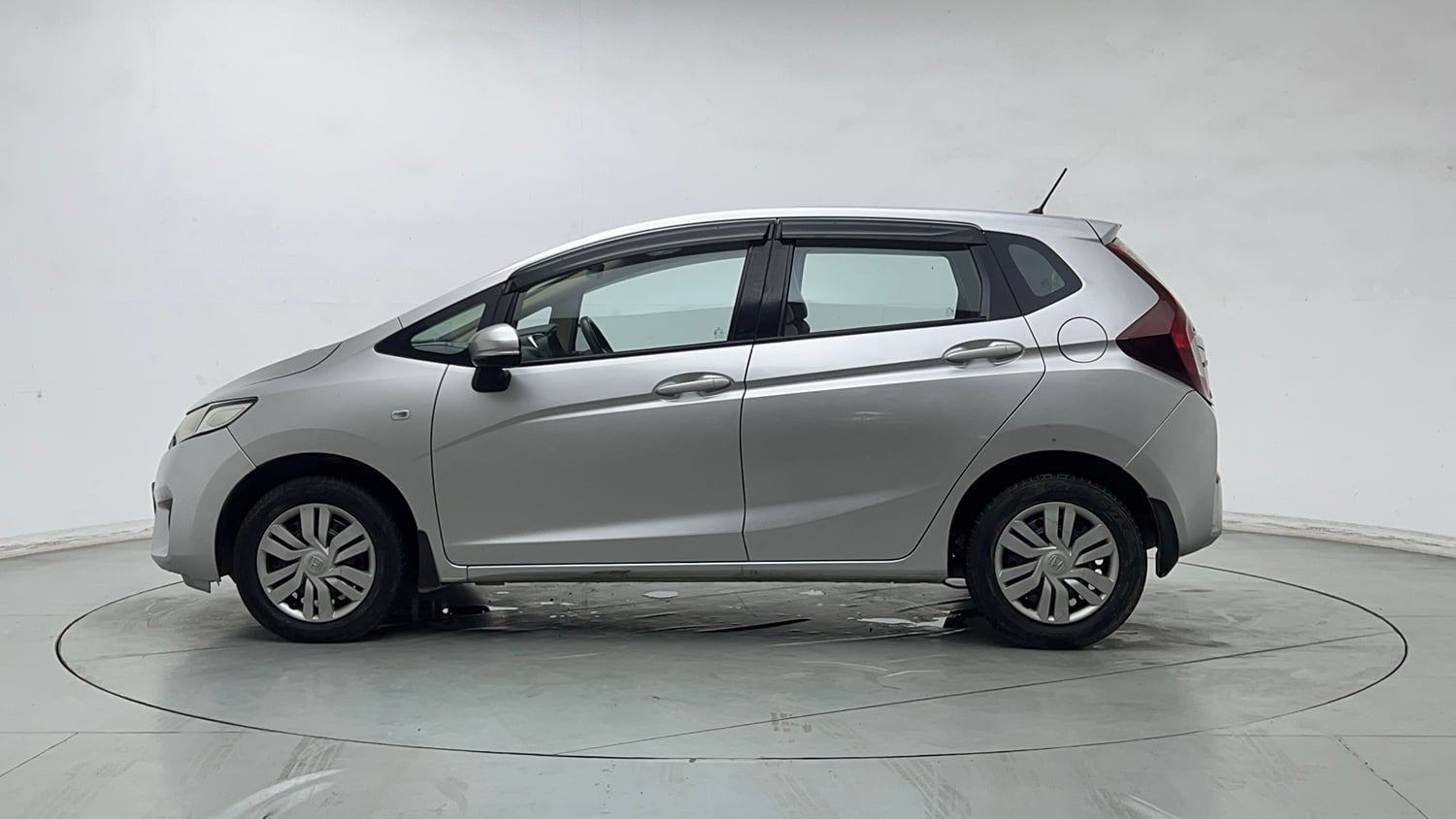 Used 2017 Honda Jazz SV Petrol Petrol Manual exterior LEFT SIDE VIEW