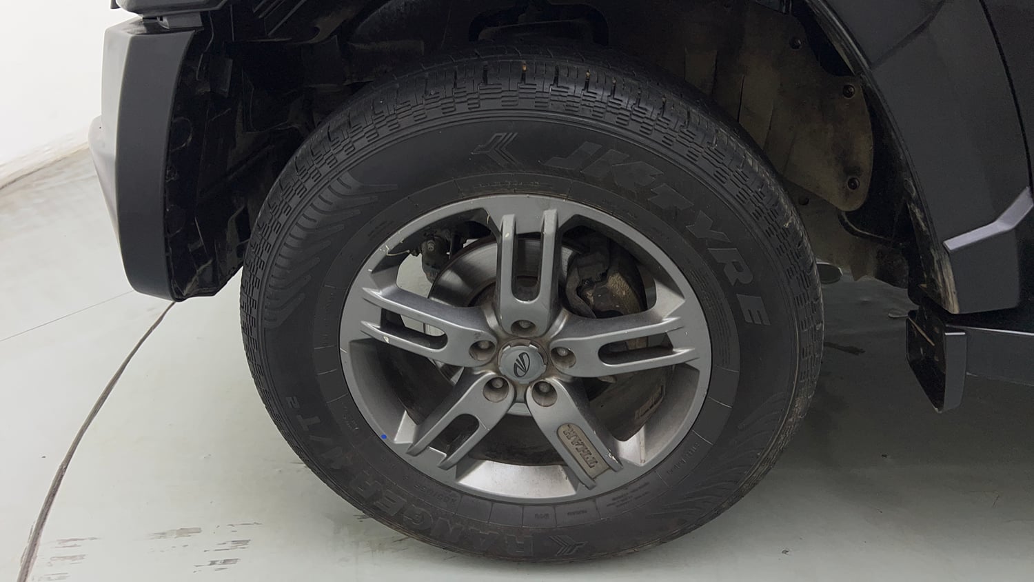 Used 2021 mahindra Thar LX Hard Top Petrol MT 4WD Petrol Manual tyres LEFT FRONT TYRE RIM VIEW
