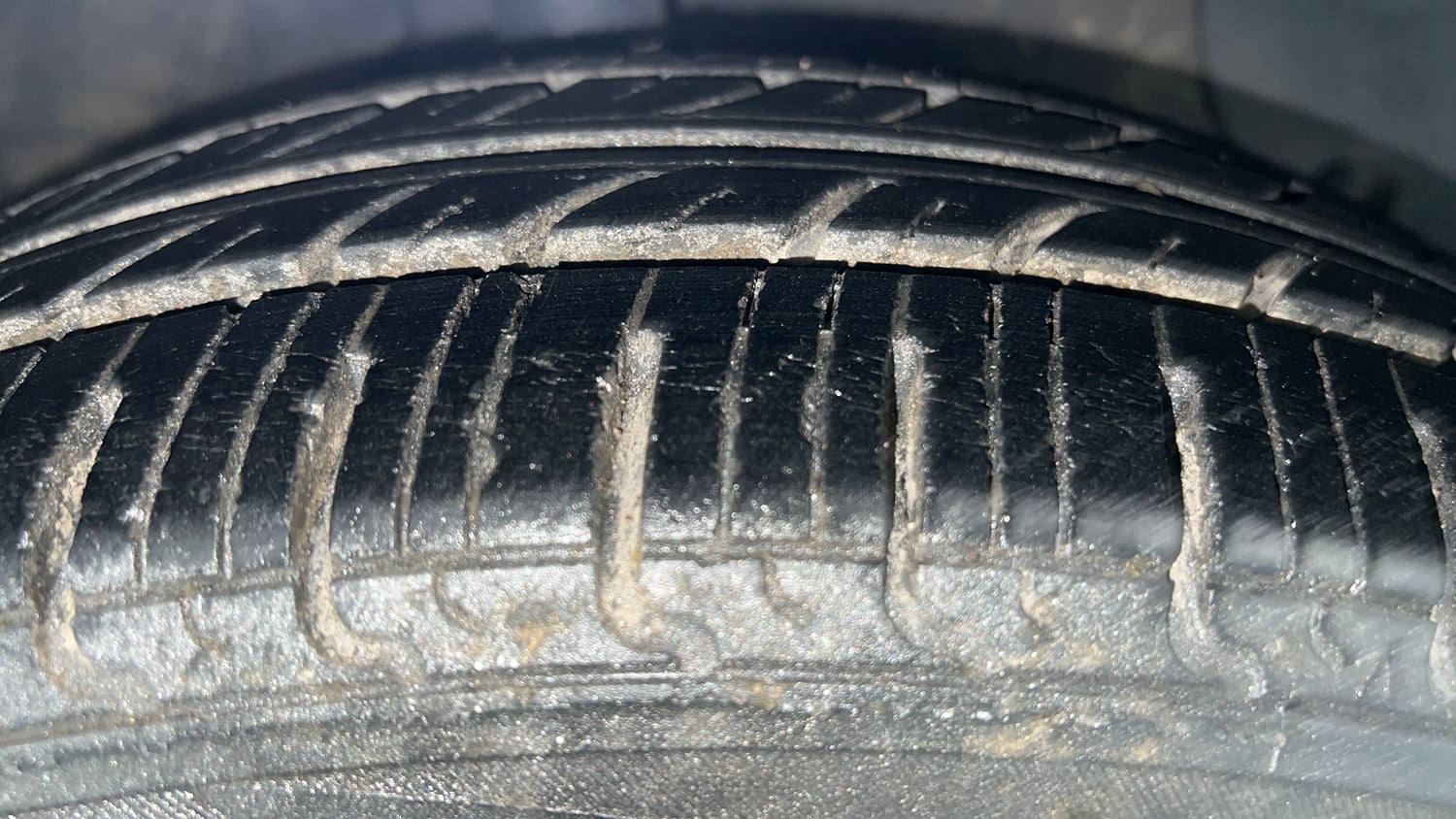 Used 2016 Hyundai Grand i10 Sportz 1.2 Kappa VTVT Petrol Manual tyres RIGHT FRONT TYRE TREAD VIEW
