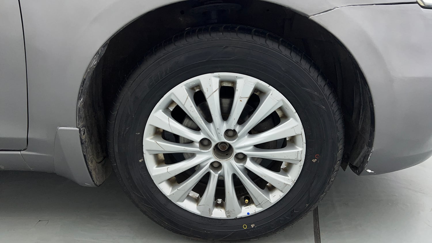 Used 2017 Maruti Suzuki Ciaz Zeta 1.4 MT Petrol Manual tyres RIGHT FRONT TYRE RIM VIEW