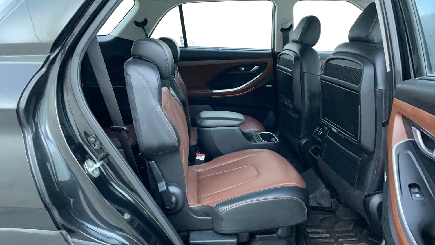 Used 2023 Hyundai Alcazar Signature (O) 6 STR 1.5 Petrol DCT Petrol Automatic interior RIGHT SIDE REAR DOOR CABIN VIEW