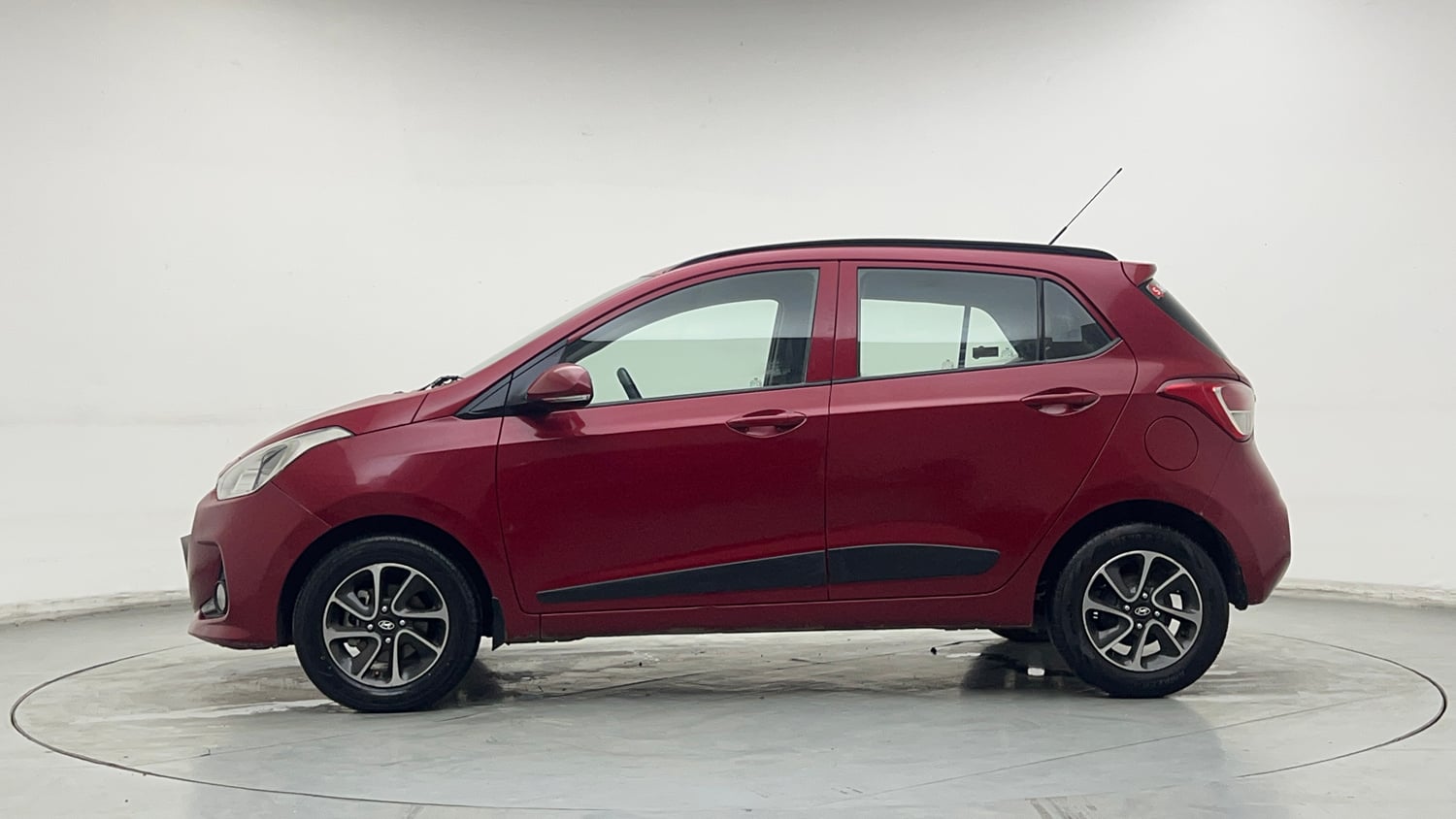 Used 2017 Hyundai Grand i10 Sportz (O) AT 1.2 Kappa VTVT Petrol Automatic exterior LEFT SIDE VIEW