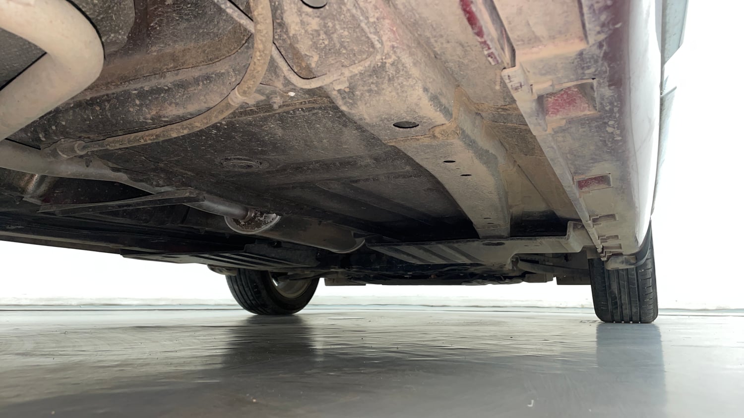 Used 2025 Toyota Glanza V AMT Petrol Automatic extra REAR RIGHT UNDERBODY VIEW