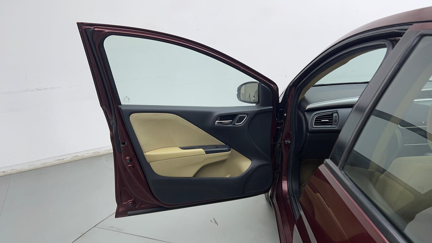 Used 2018 Honda City V CVT Petrol Petrol Automatic interior LEFT FRONT DOOR OPEN VIEW