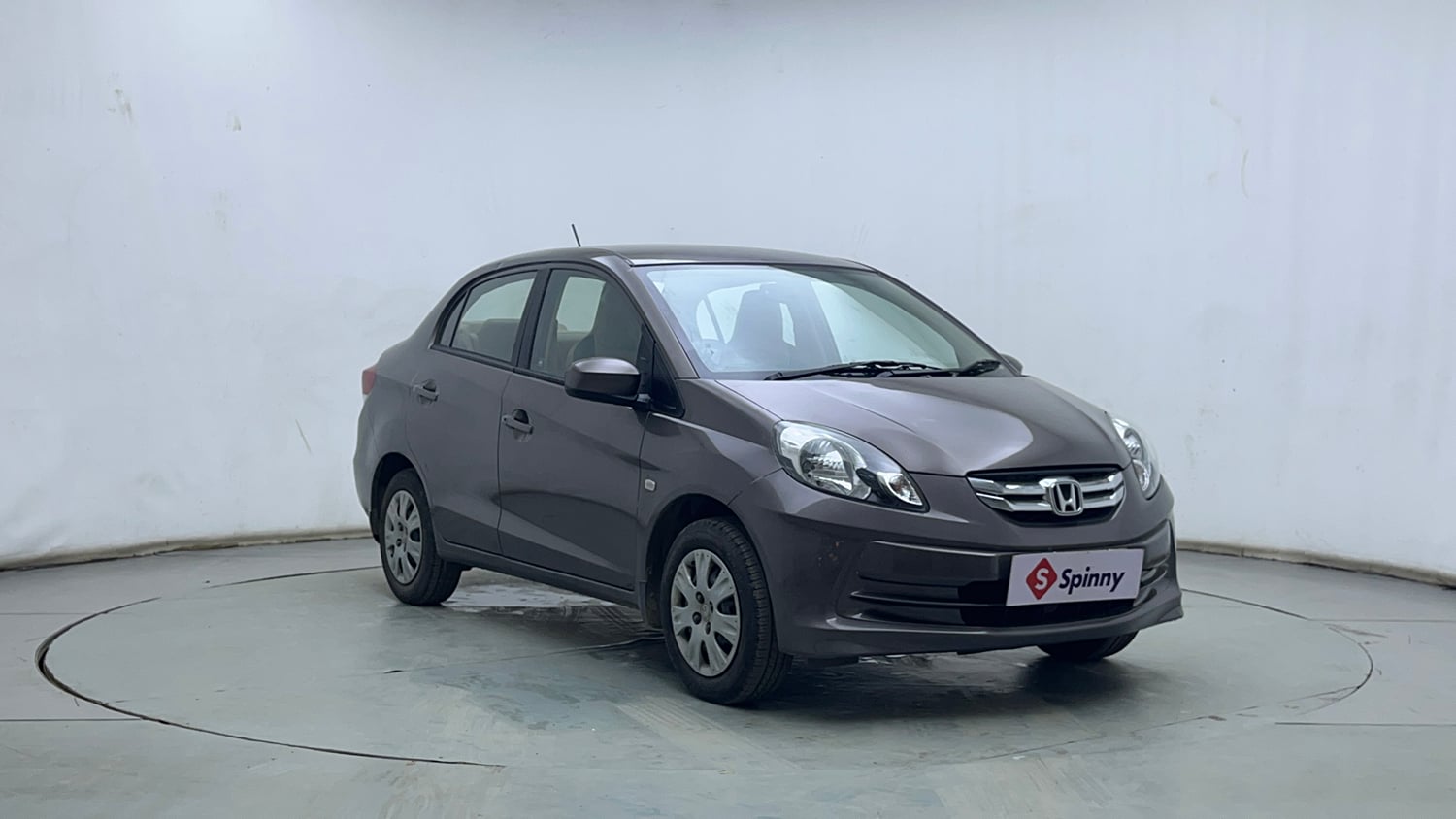 Used 2014 Honda Amaze 1.2 S i-VTEC Petrol Manual exterior RIGHT FRONT CORNER VIEW