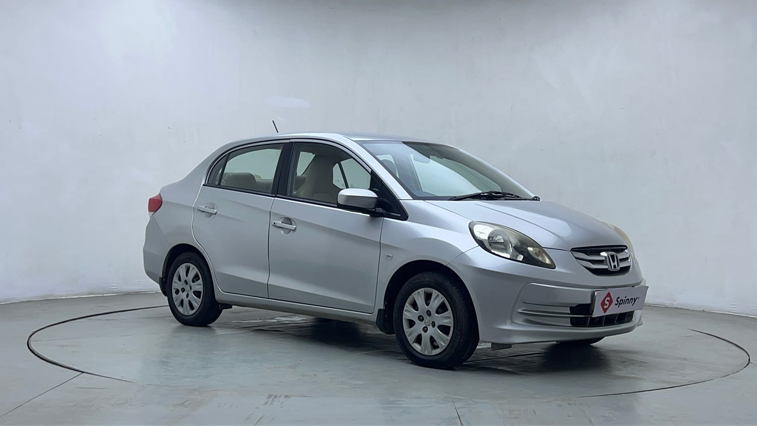 Used 2014 Honda Amaze 1.2 S i-VTEC CNG (Outside Fitted) Cng Manual exterior RIGHT FRONT CORNER VIEW